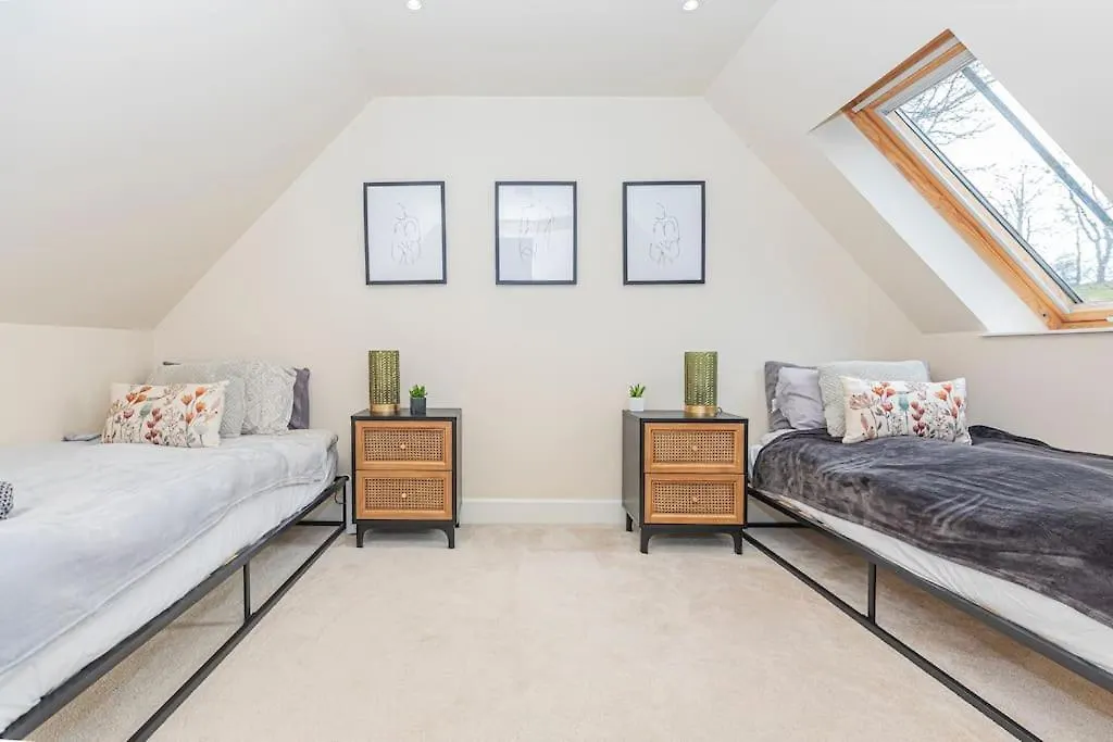 The Gate House - 3 Bed & Parking Villa Edinburg 0*,  Storbritannien